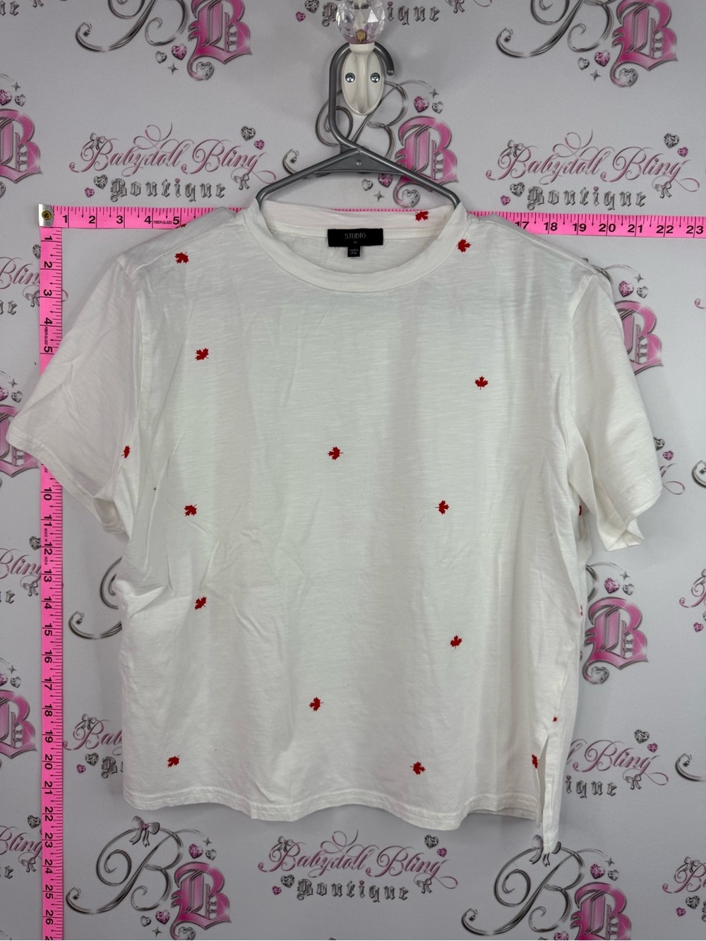 Studio M Canada leaf maple White Tee with Tiny Red Embroidered Flowers